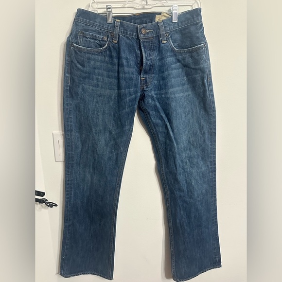 Hollister Men’s 32 x 32 low rise slim boot cut jeans, some distress boomer - Picture 1 of 9